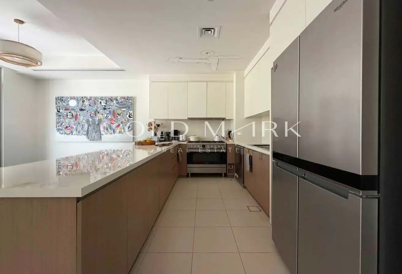 End Unit | Vacant On Transfer | VASTU Compliant