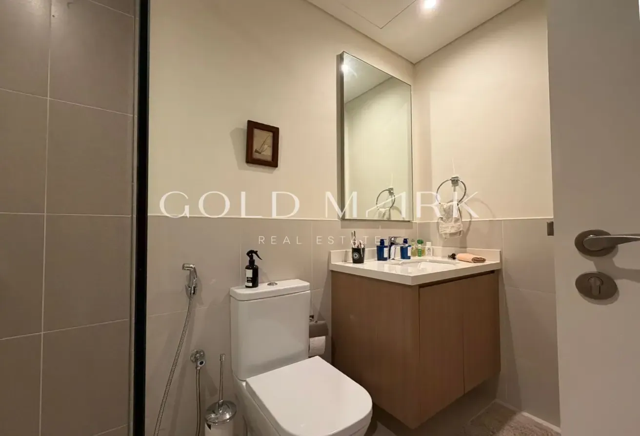 End Unit | Vacant On Transfer | VASTU Compliant