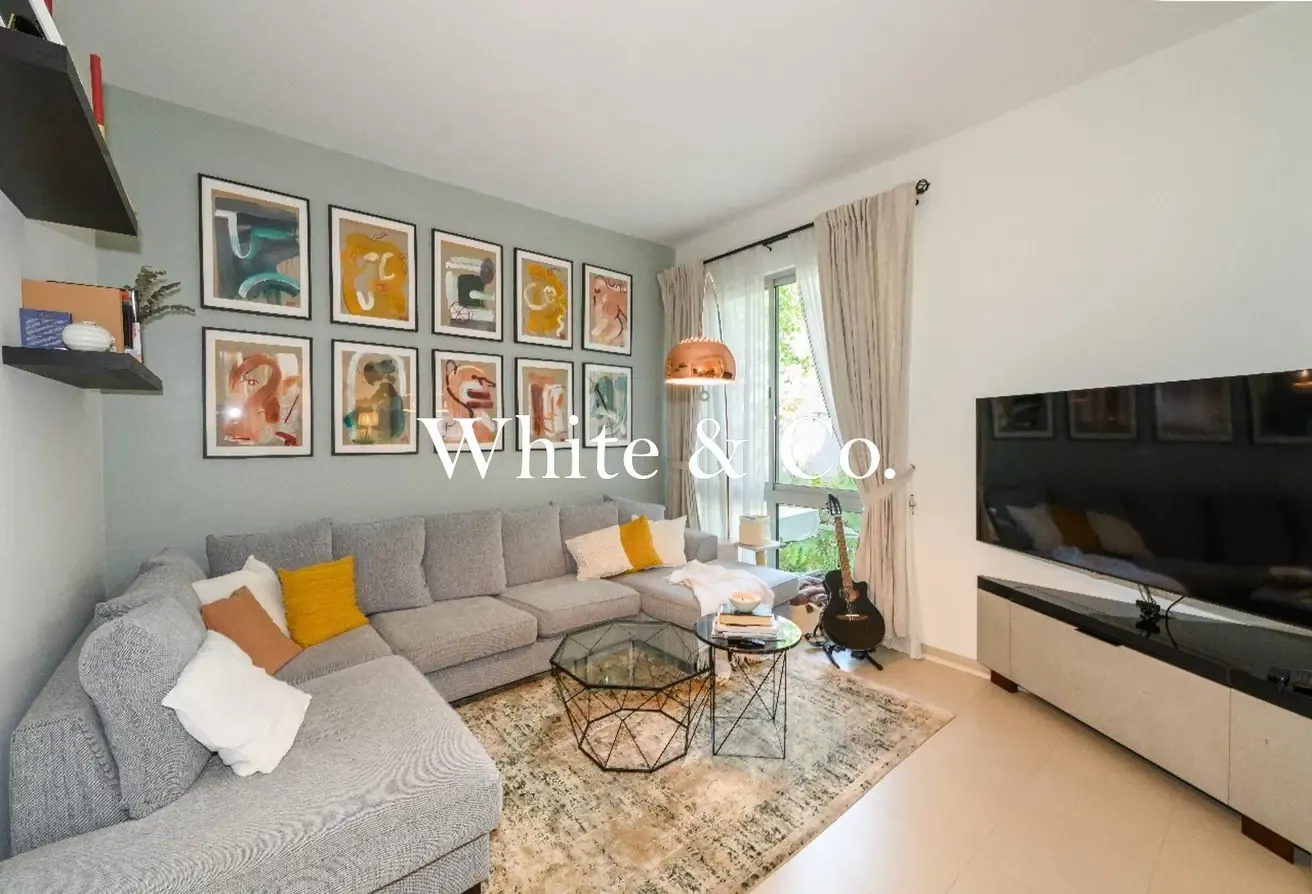 Great Condition | Vacant | Private Plot
