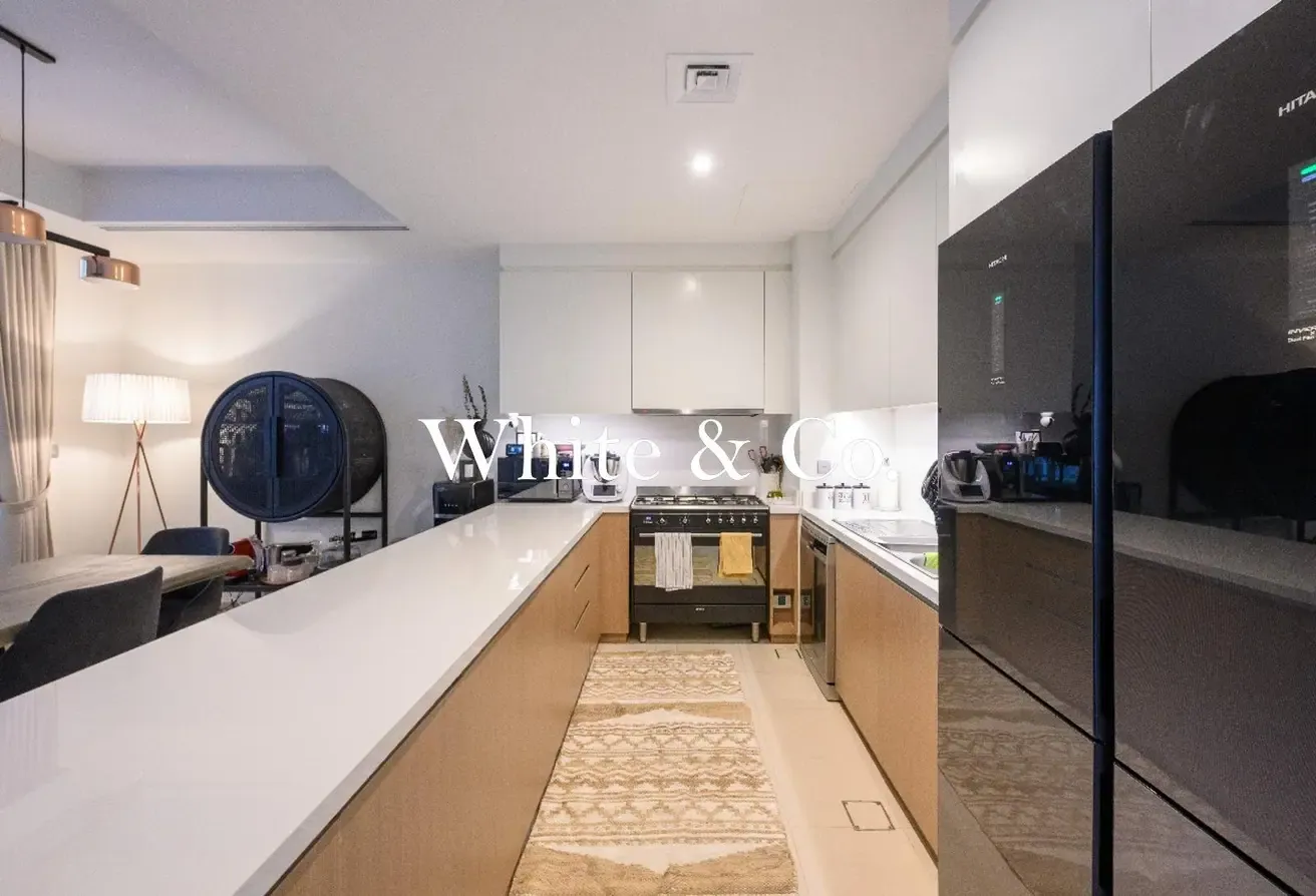 Great Condition | Vacant | Private Plot