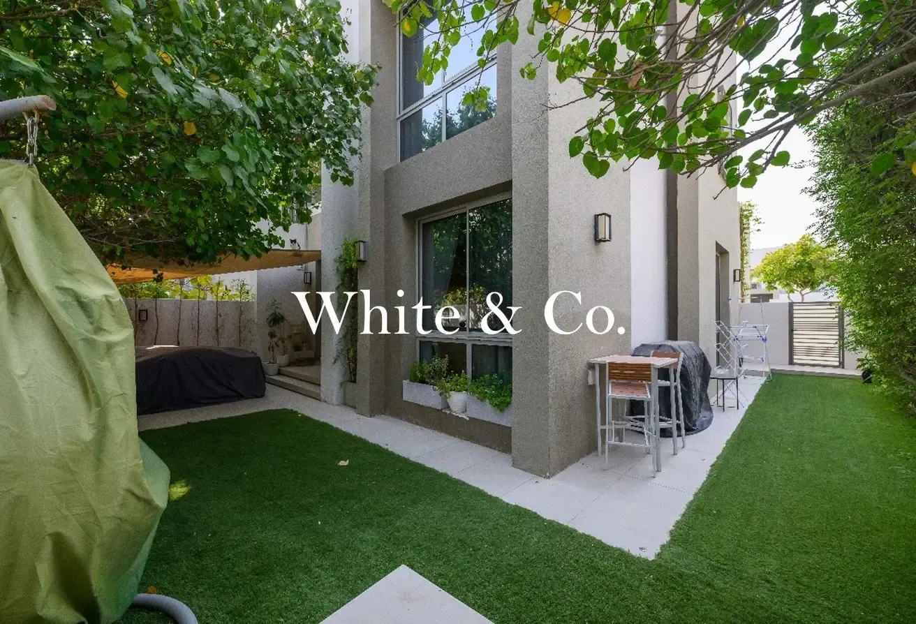Great Condition | Vacant | Private Plot