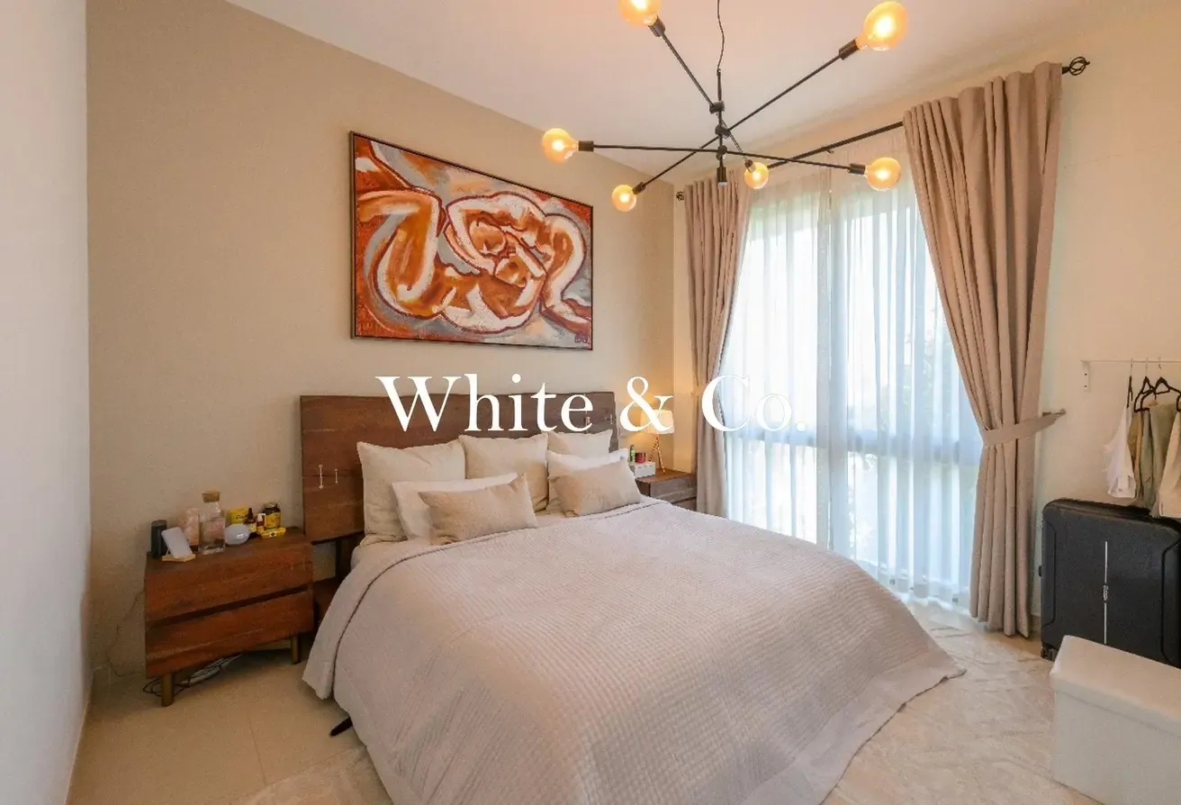 Great Condition | Vacant | Private Plot