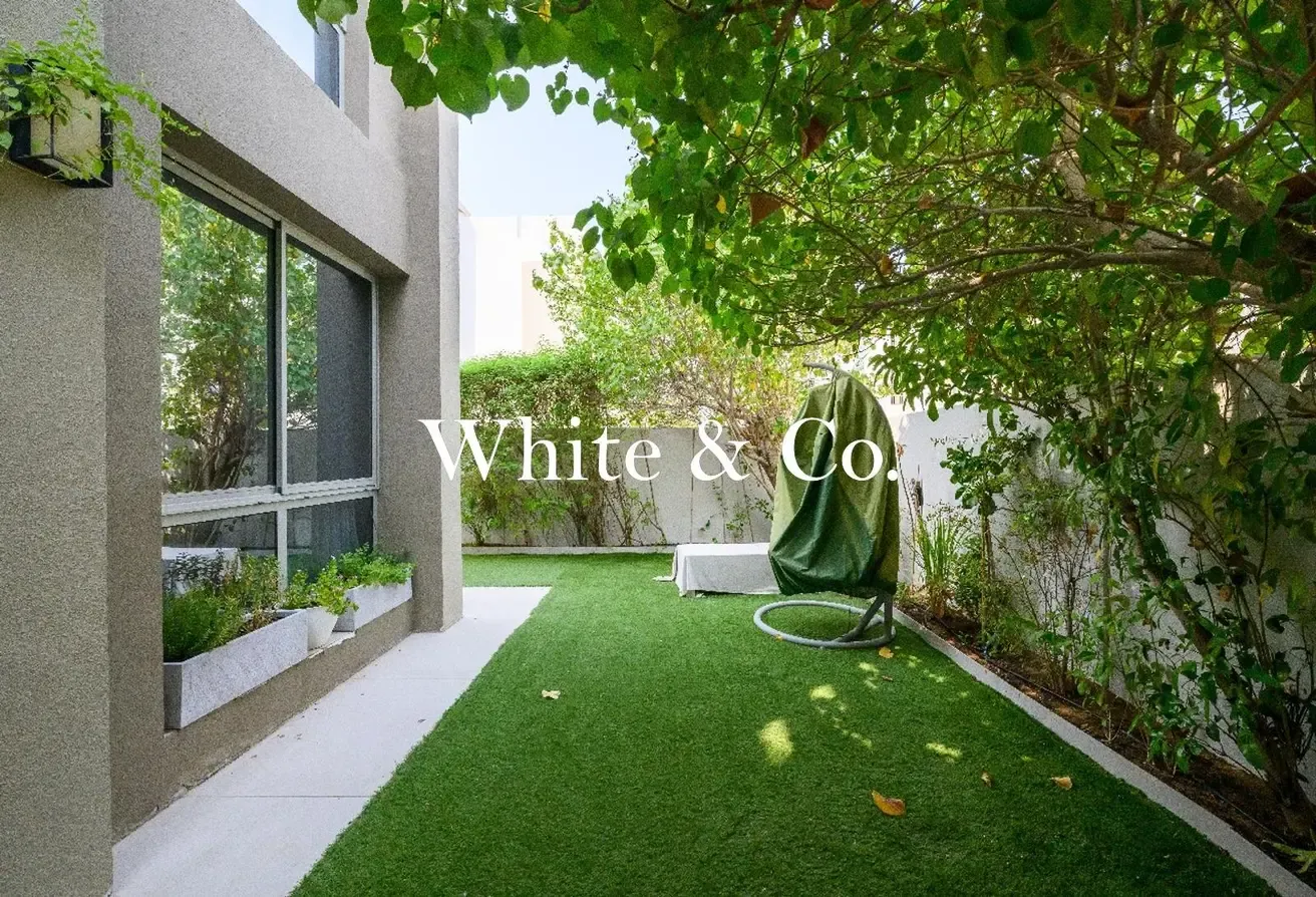 Great Condition | Vacant | Private Plot