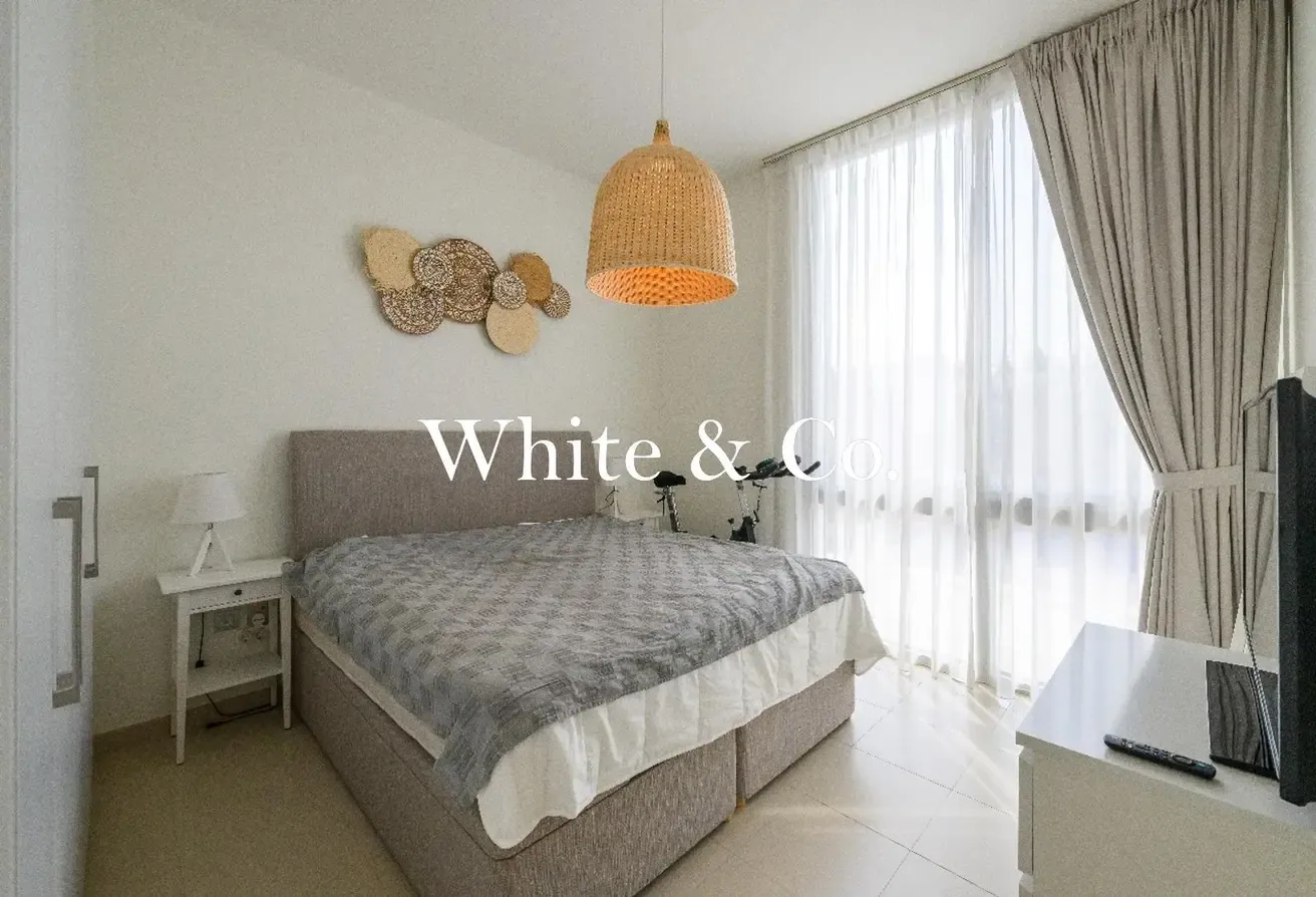 Great Condition | Vacant | Private Plot