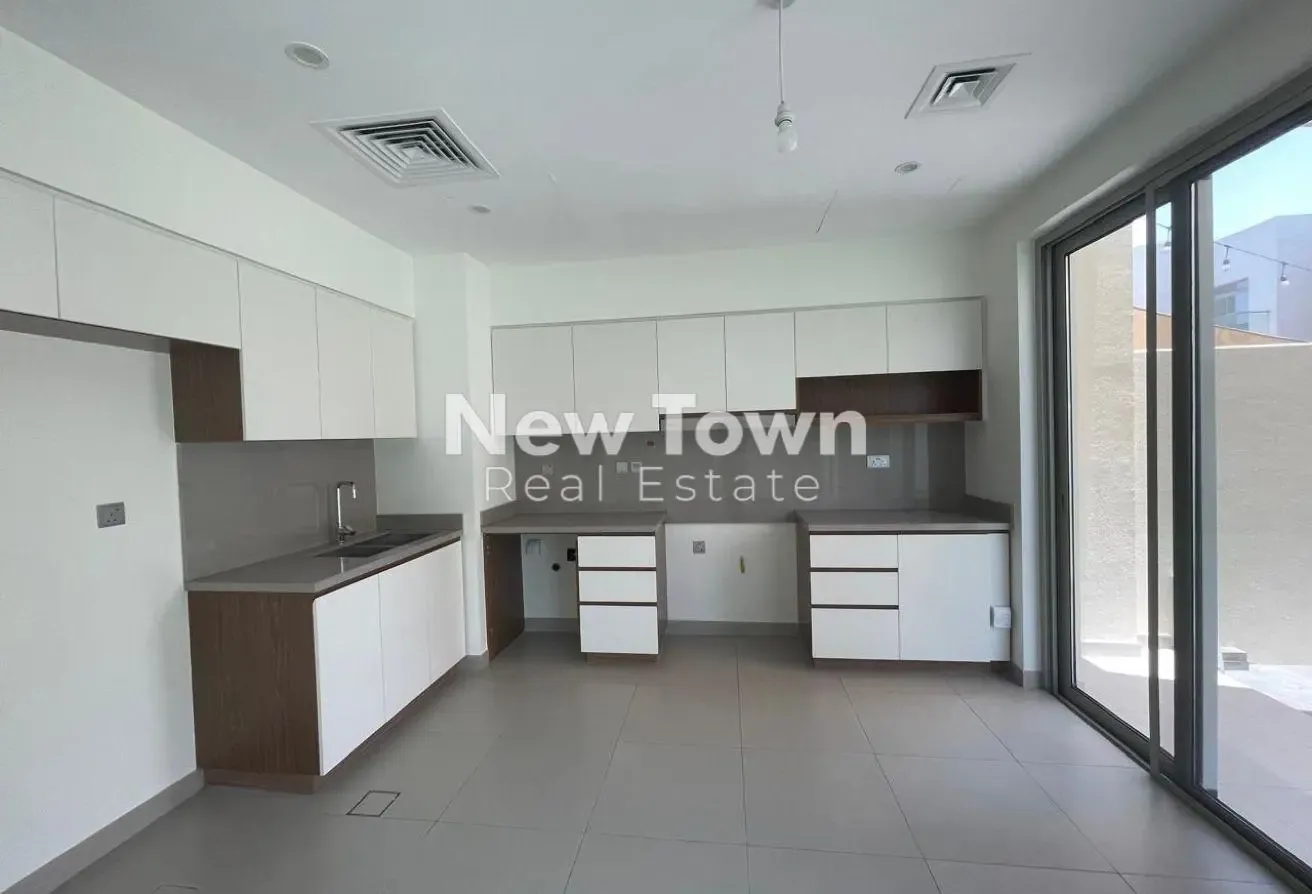 Corner Unit | Big Plot | Near to Amenities
