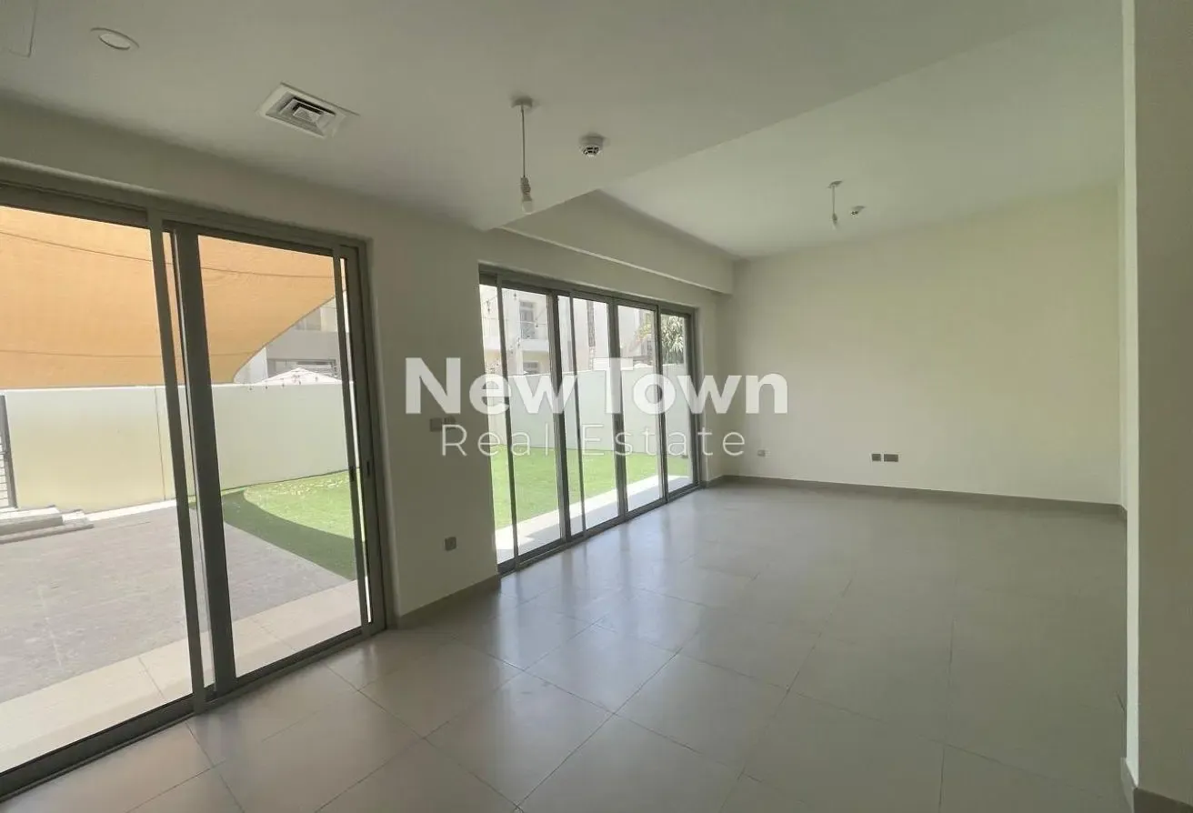 Corner Unit | Big Plot | Near to Amenities