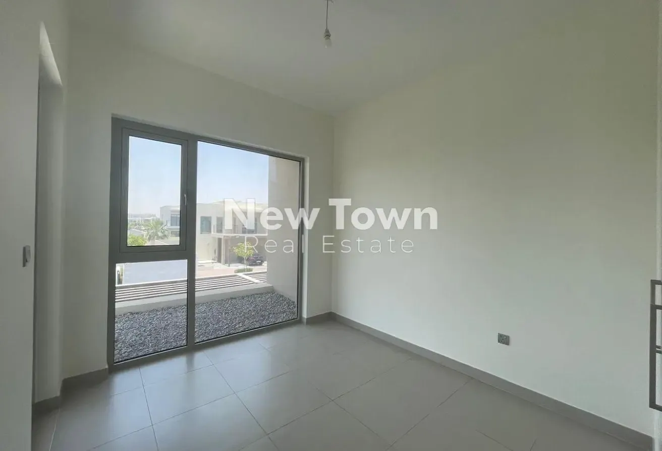 Corner Unit | Big Plot | Near to Amenities