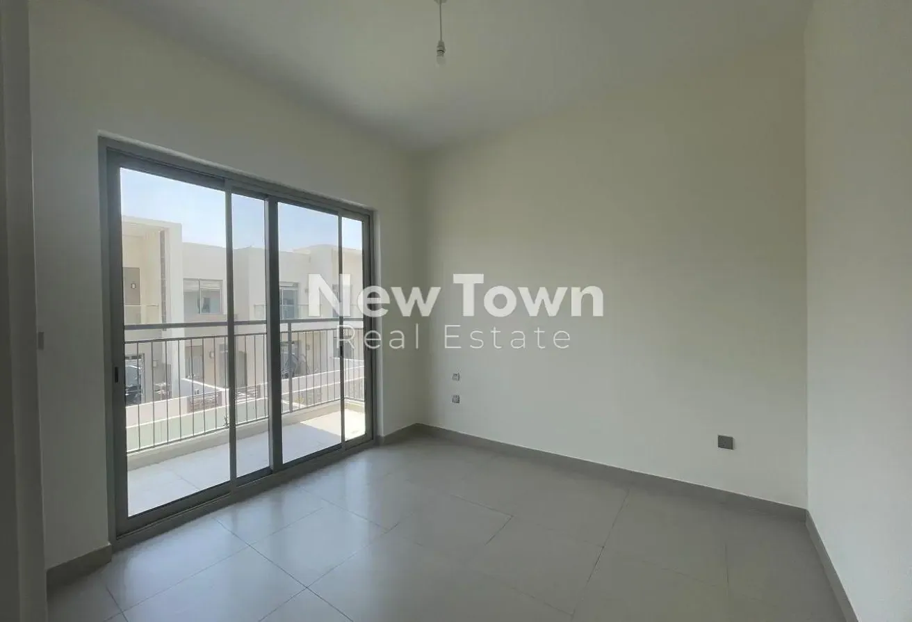 Corner Unit | Big Plot | Near to Amenities