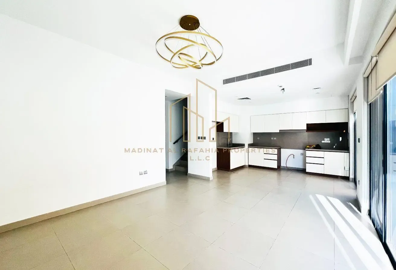 Vacant | Internal | Walk to Pool | Exclusive