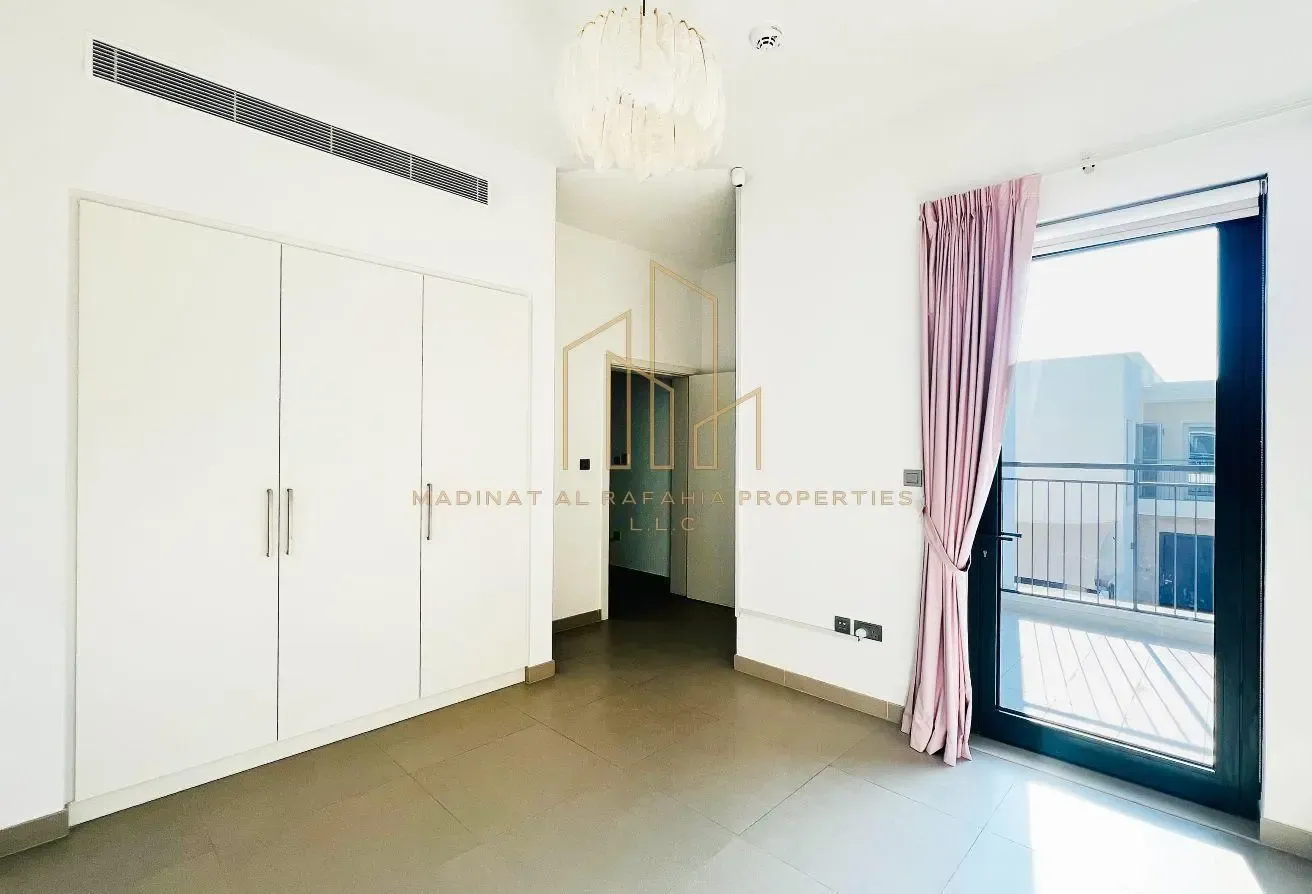 Vacant | Internal | Walk to Pool | Exclusive