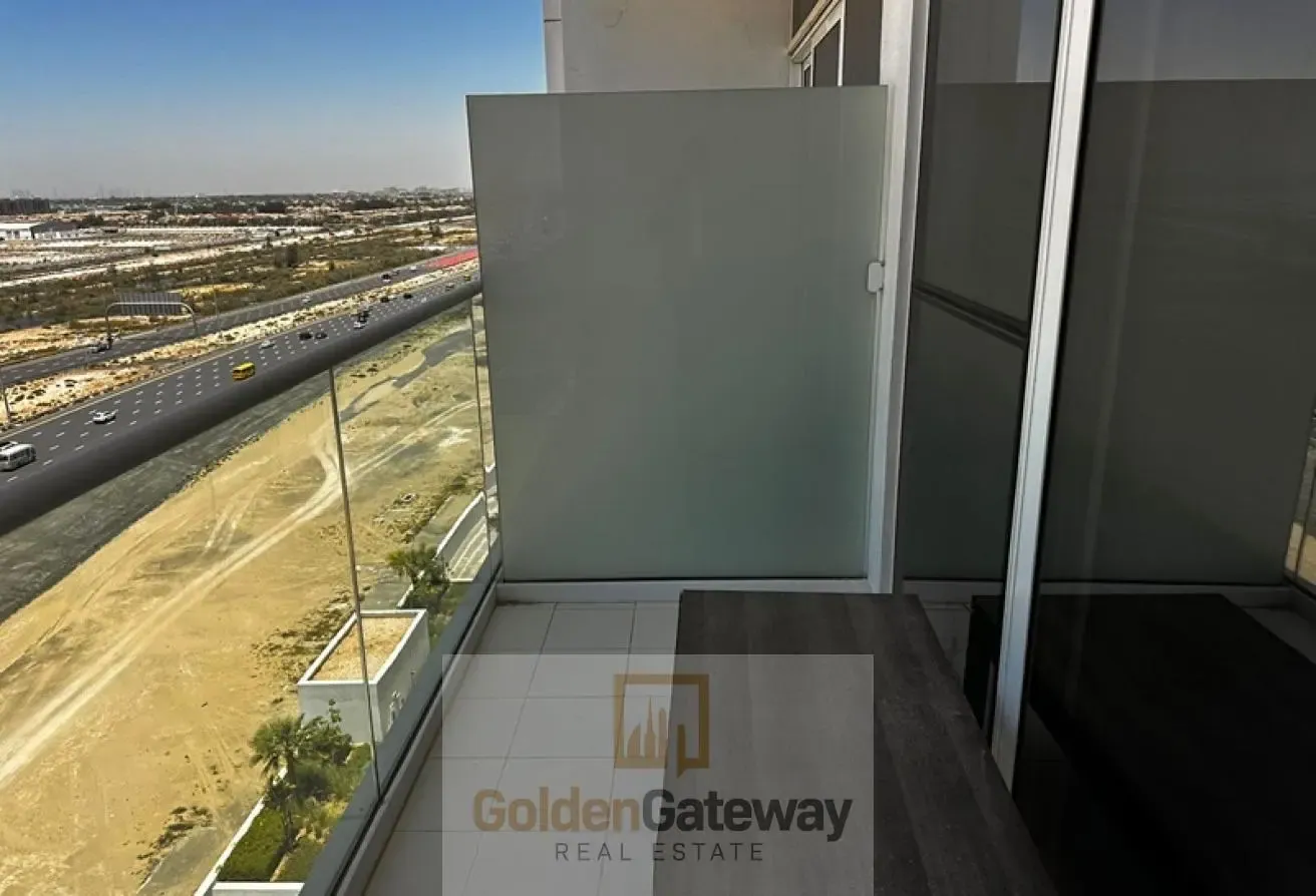 Beautifully Fully Furnished |Vacant | Road view