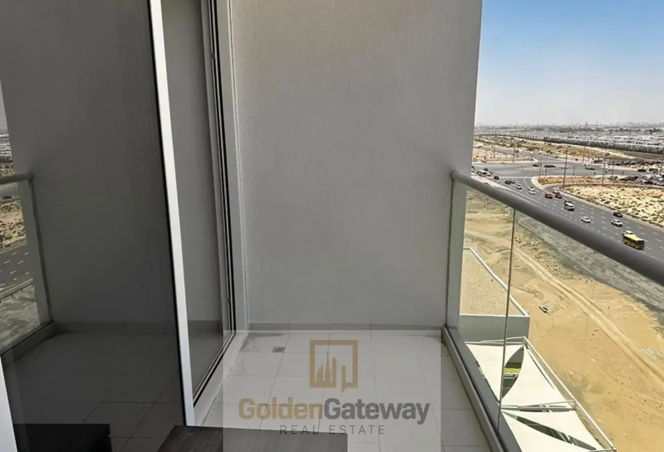 Beautifully Fully Furnished |Vacant | Road view
