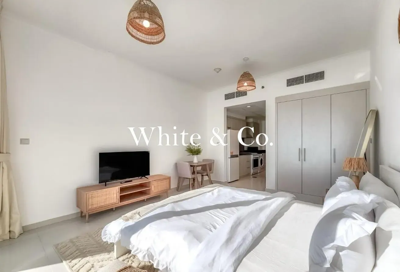 Mid Floor | Fully Furnished | Golf Facing