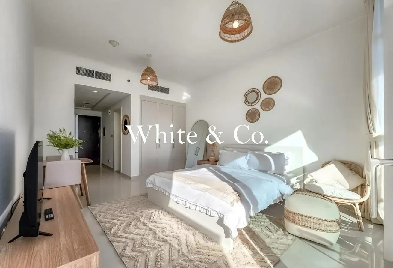 Mid Floor | Fully Furnished | Golf Facing