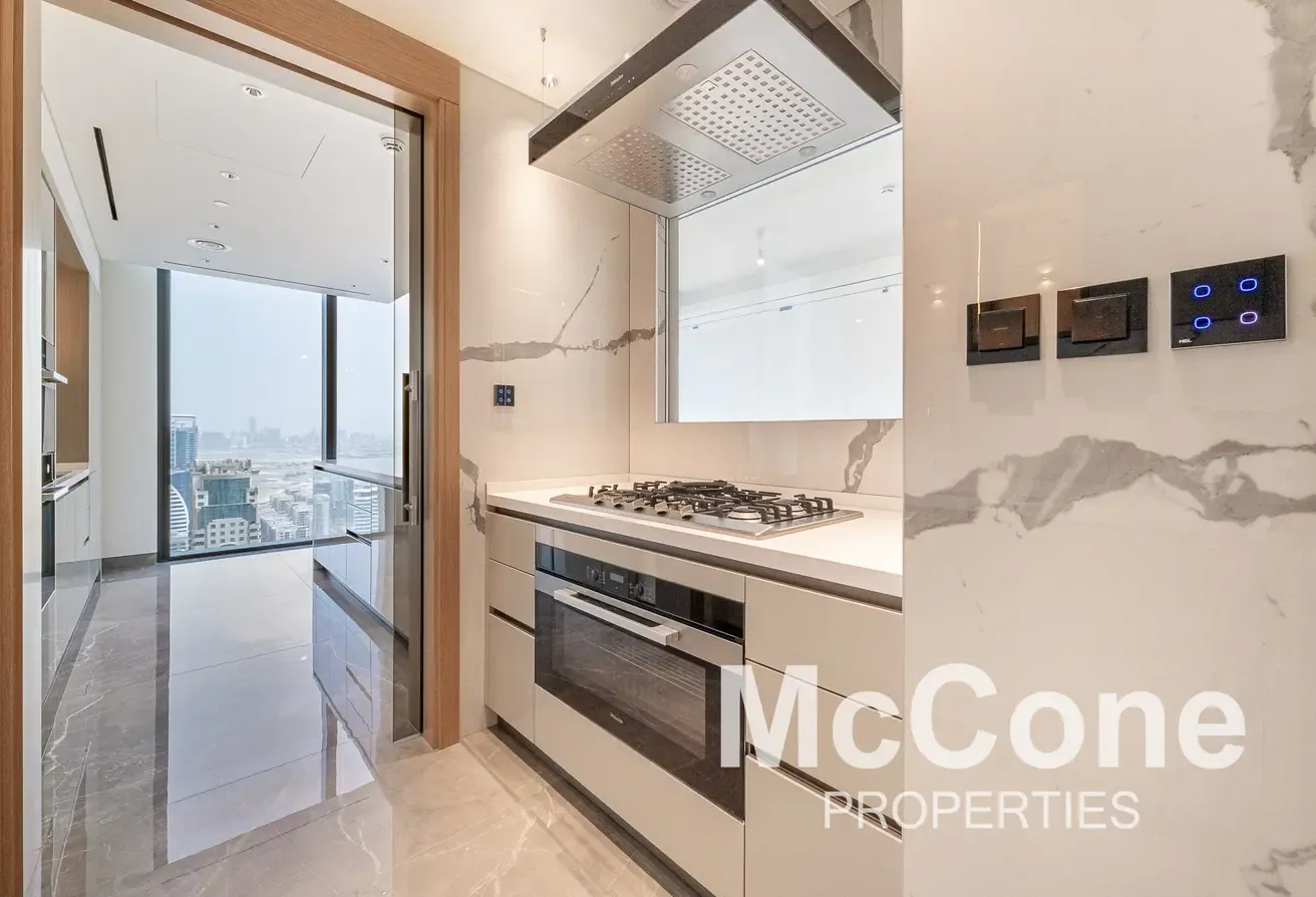 Luxury Penthouse | High Floor | Palm View Access