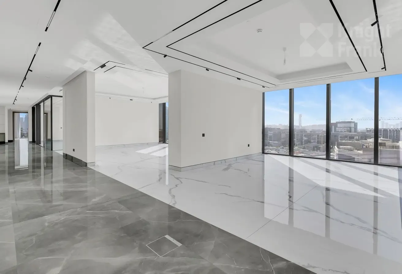 Spacious 4BR Apartment | High Floor