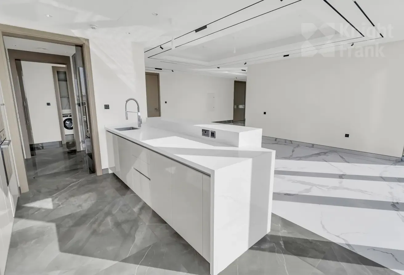 Spacious 4BR Apartment | High Floor