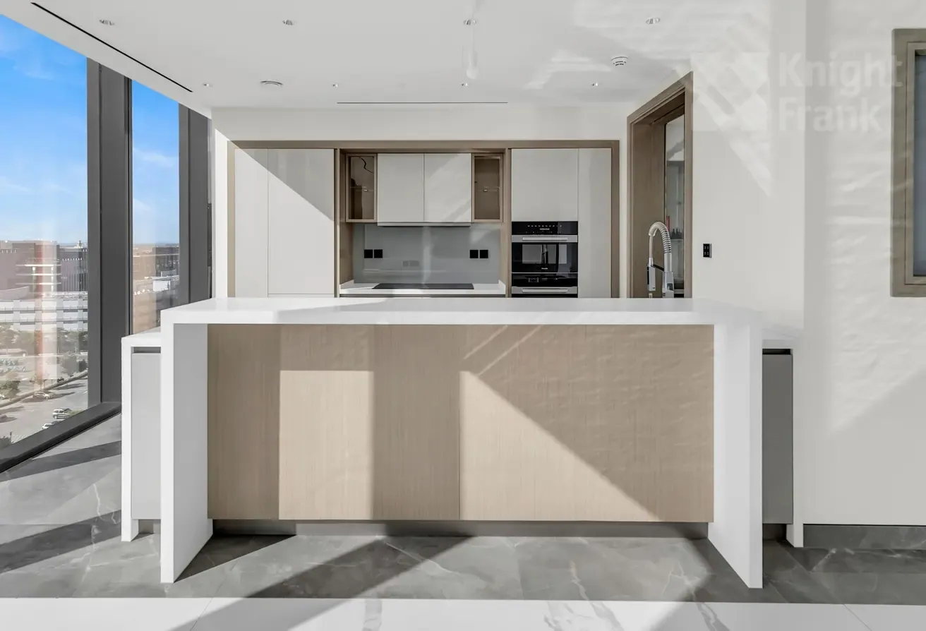Spacious 4BR Apartment | High Floor