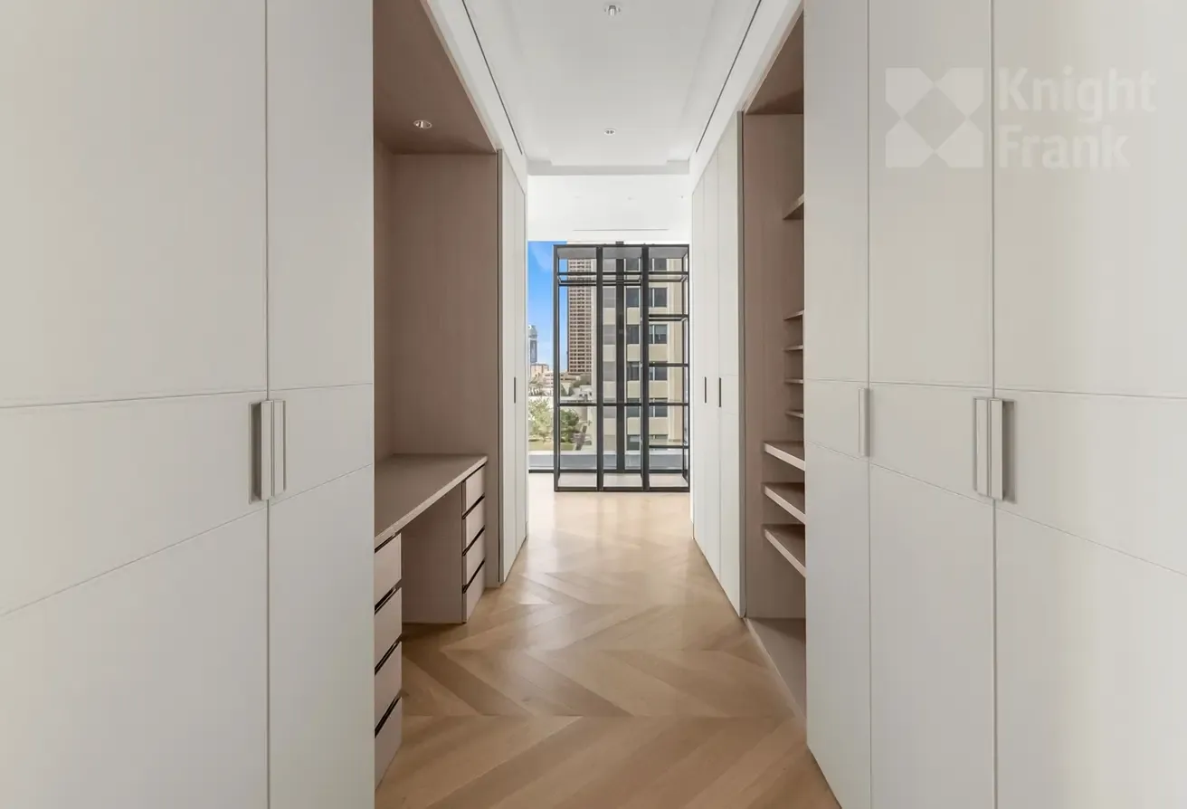 Spacious 4BR Apartment | High Floor