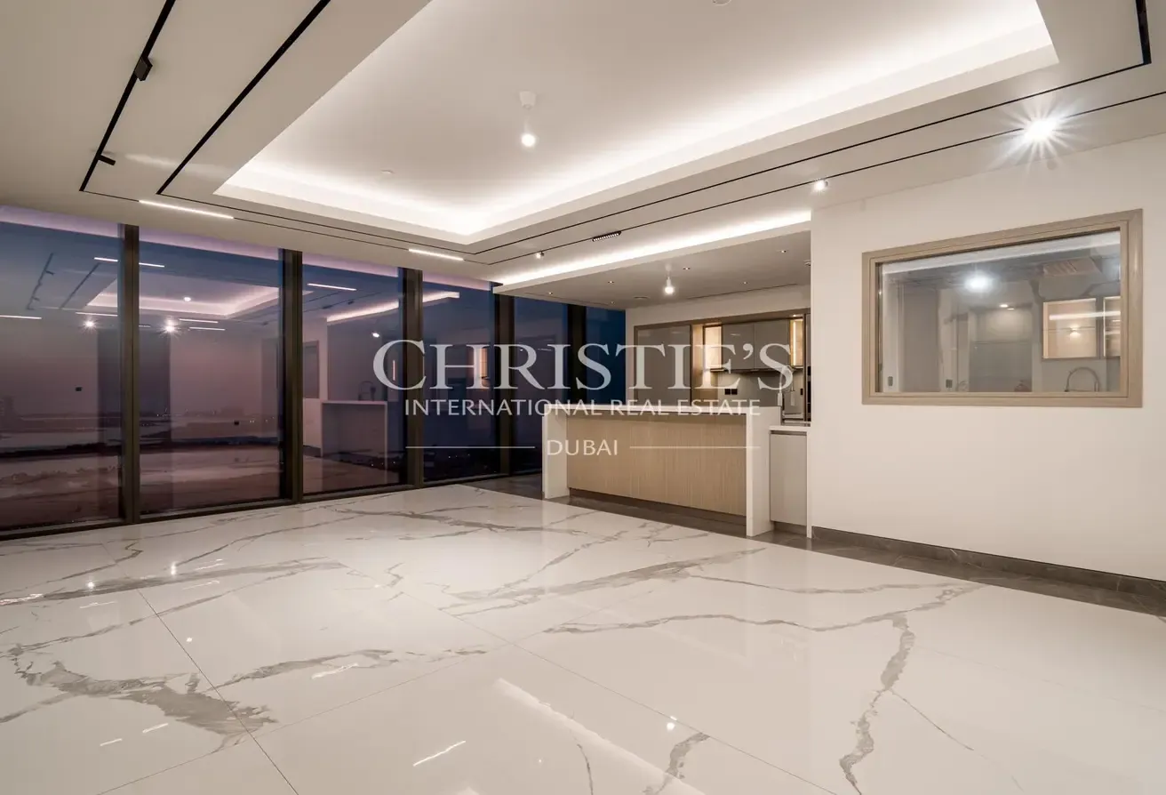 Stunning Apartment with Sea and Palm Views
