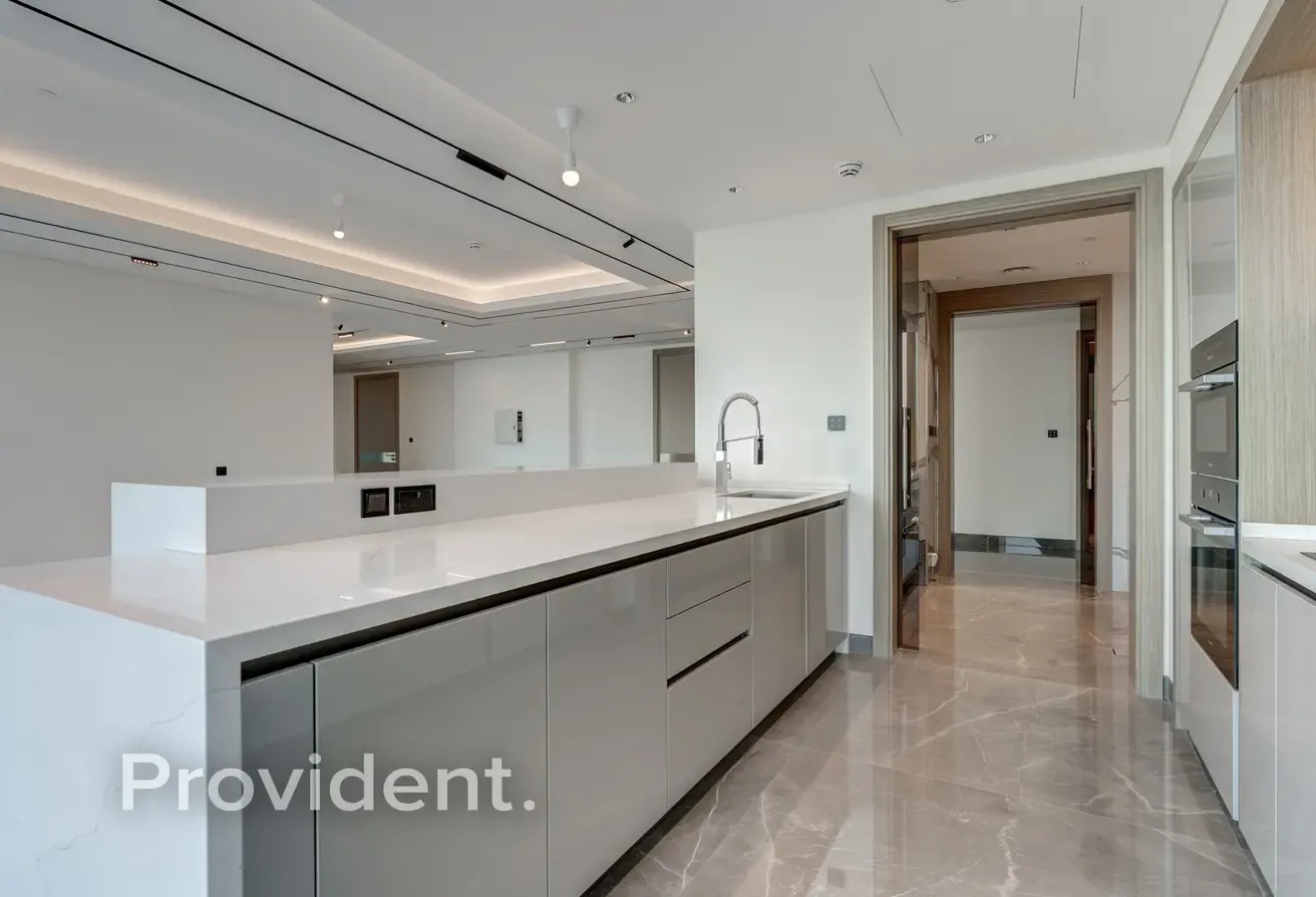 Exclusive | High Floor | Motivated Seller