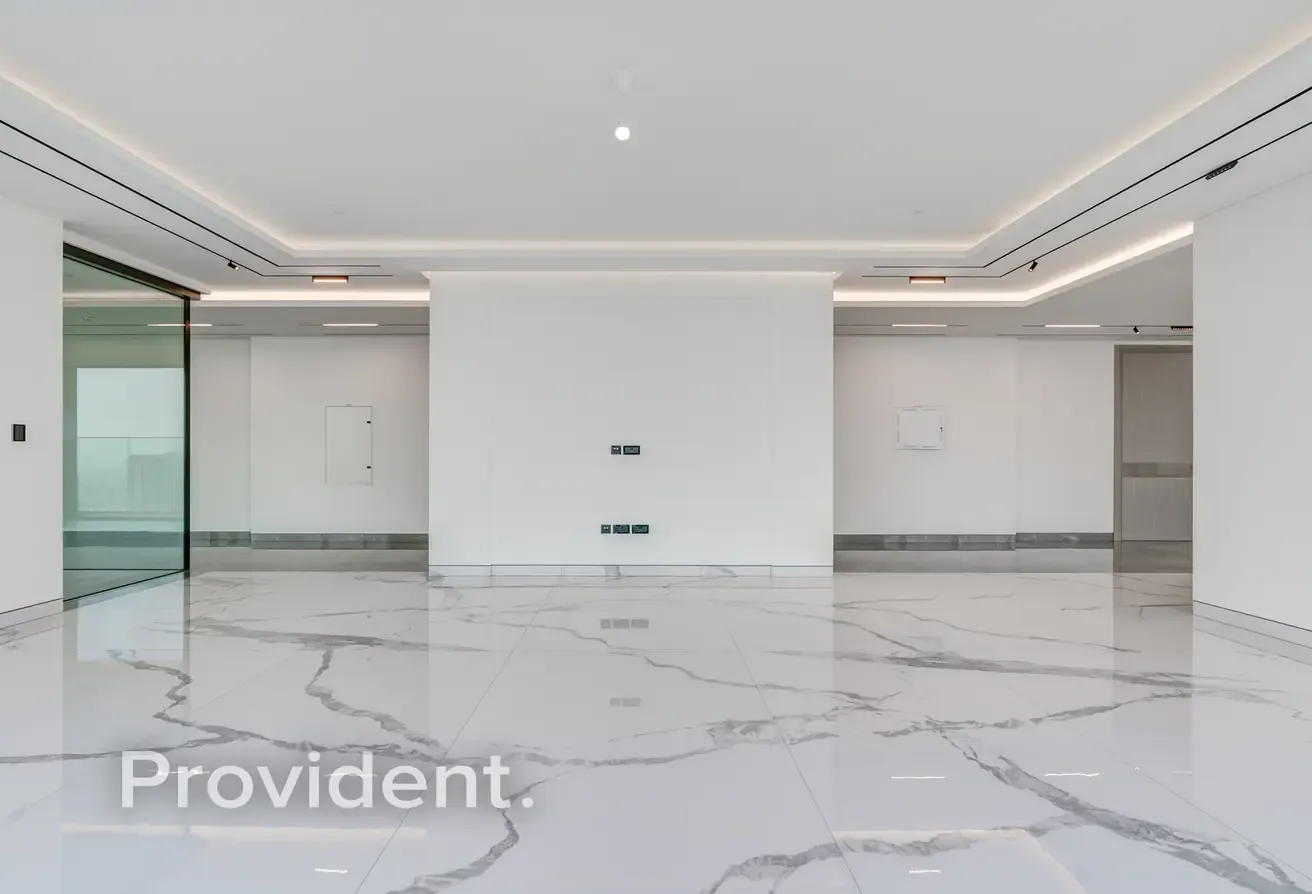 Exclusive | High Floor | Motivated Seller