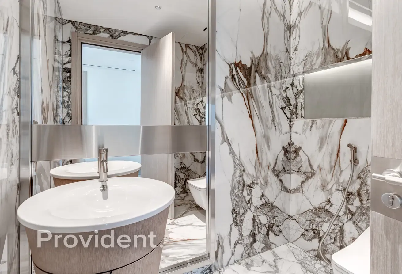 Exclusive | High Floor | Motivated Seller