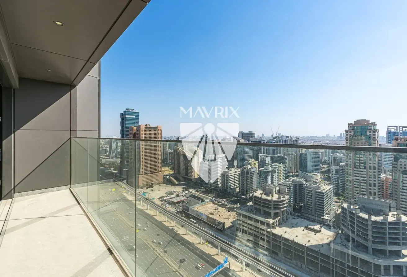 Luxury 4BR | High Floor | Prime Location