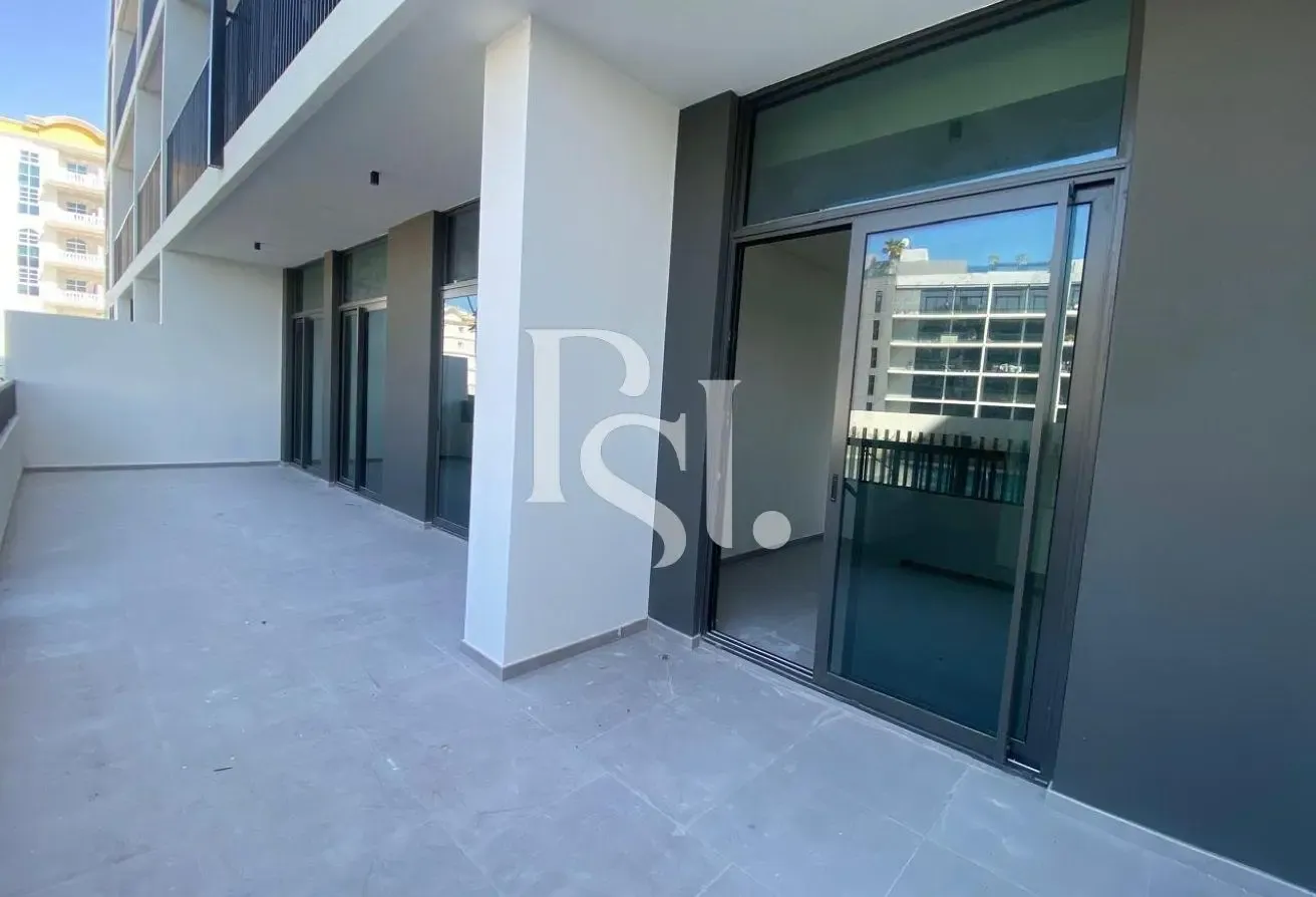 Bright Layout | Direct Access to Pool | Low Floor