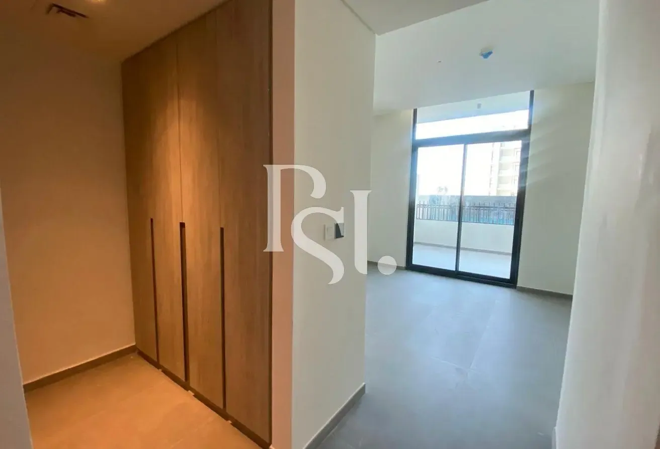 Bright Layout | Direct Access to Pool | Low Floor