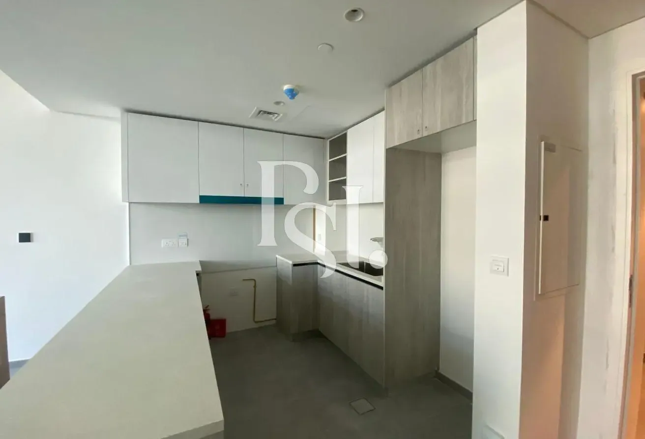 Bright Layout | Direct Access to Pool | Low Floor