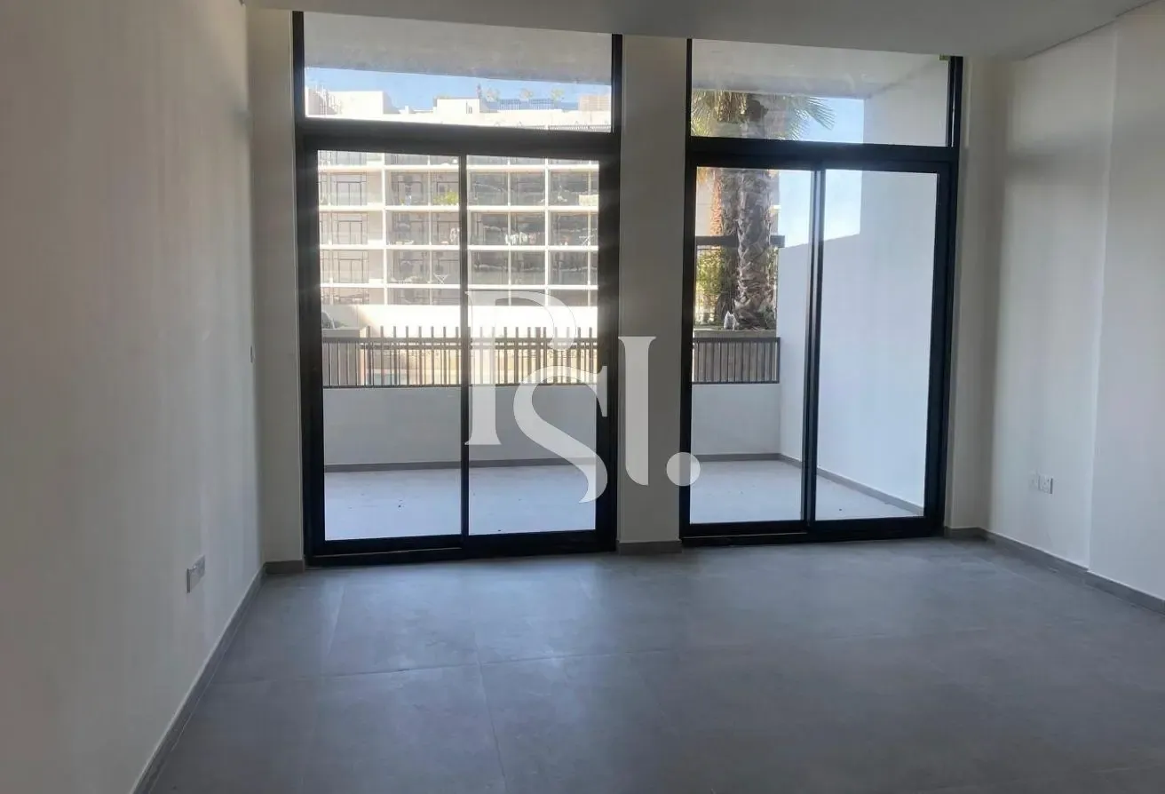 Bright Layout | Direct Access to Pool | Low Floor