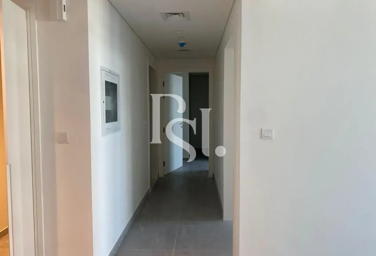 Bright Layout | Direct Access to Pool | Low Floor