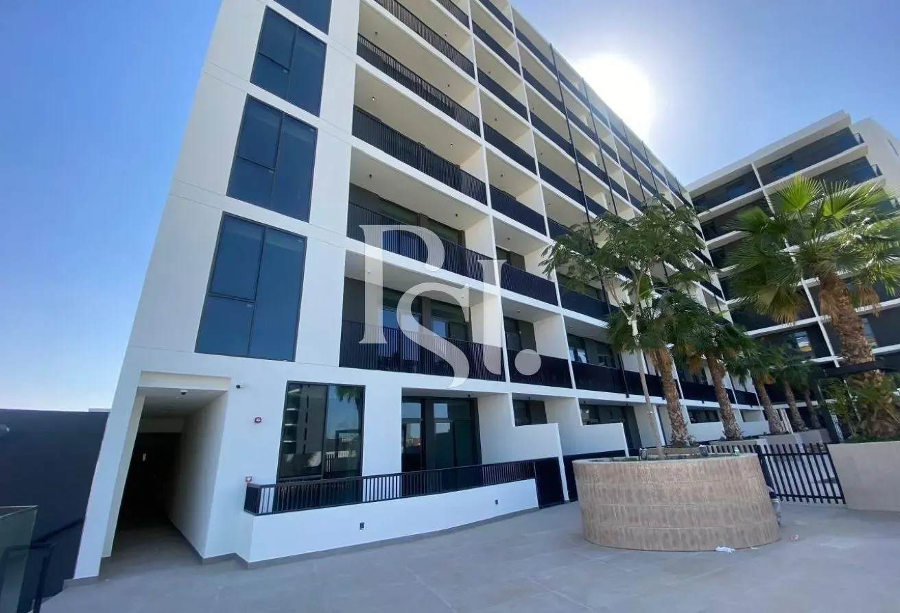 Bright Layout | Direct Access to Pool | Low Floor
