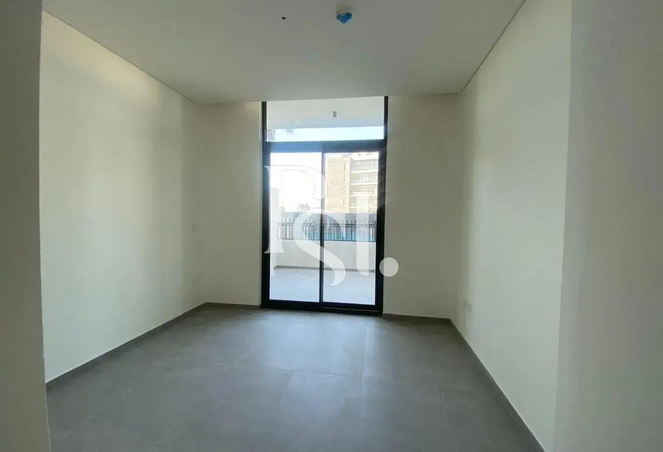 Bright Layout | Direct Access to Pool | Low Floor