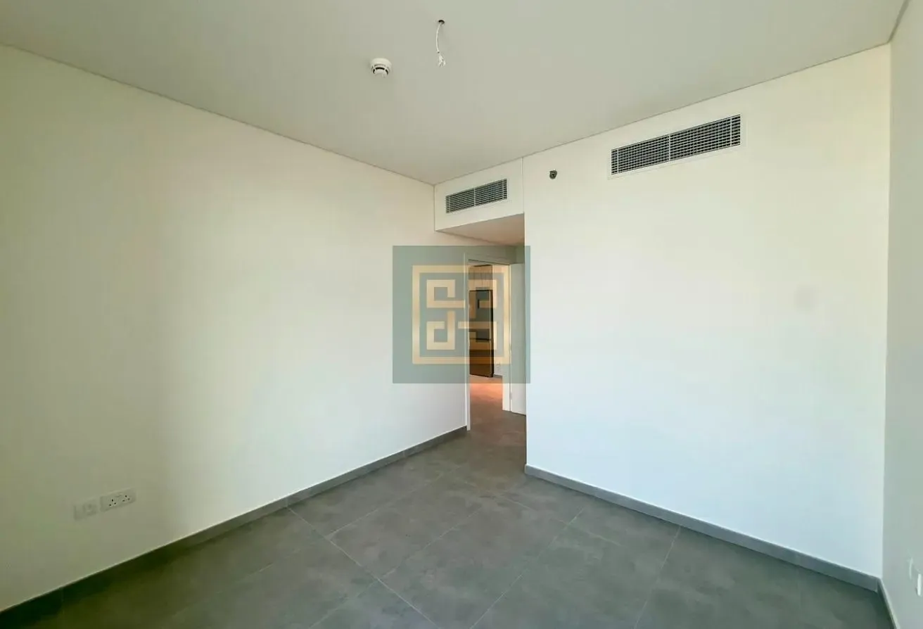 Coner Unit I Mid Floor I Pool View