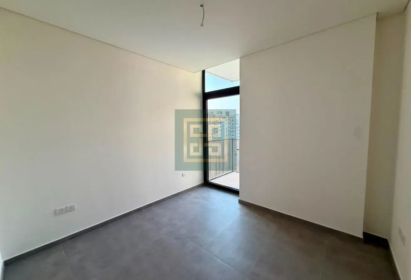 Coner Unit I Mid Floor I Pool View