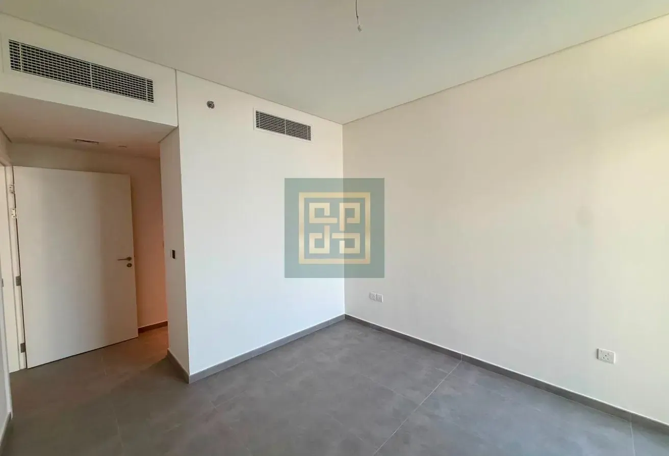 Coner Unit I Mid Floor I Pool View