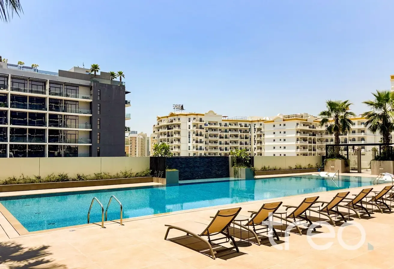 Fully furnished|Turn key and ready to move in