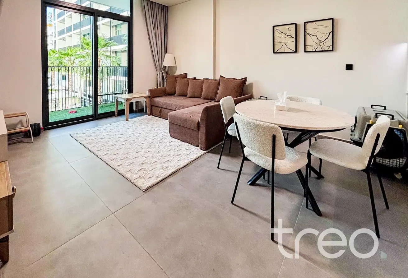 Fully furnished|Turn key and ready to move in
