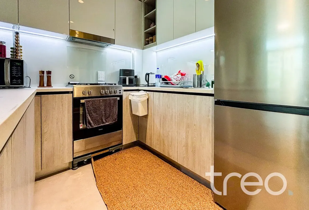 Fully furnished|Turn key and ready to move in