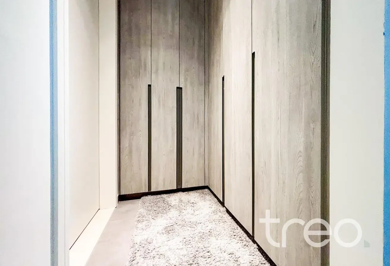 Fully furnished|Turn key and ready to move in