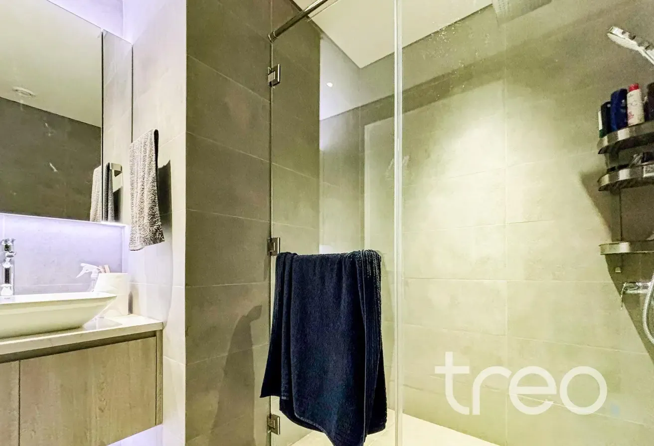 Fully furnished|Turn key and ready to move in