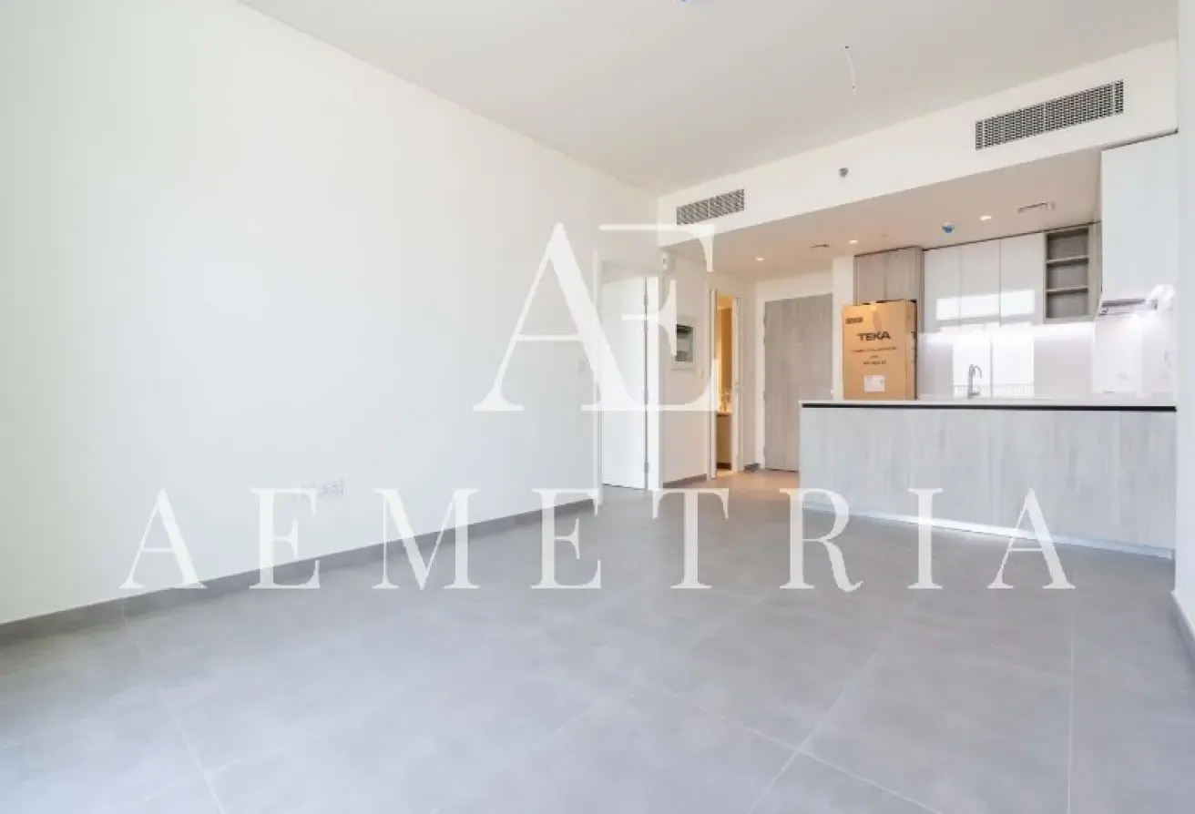 Panoramic Lake View l High Floor l Huge Balcony