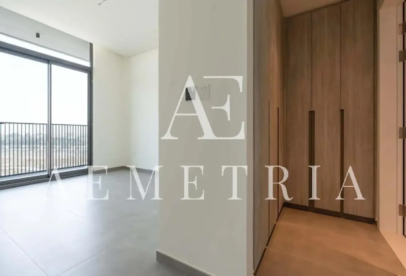 Panoramic Lake View l High Floor l Huge Balcony