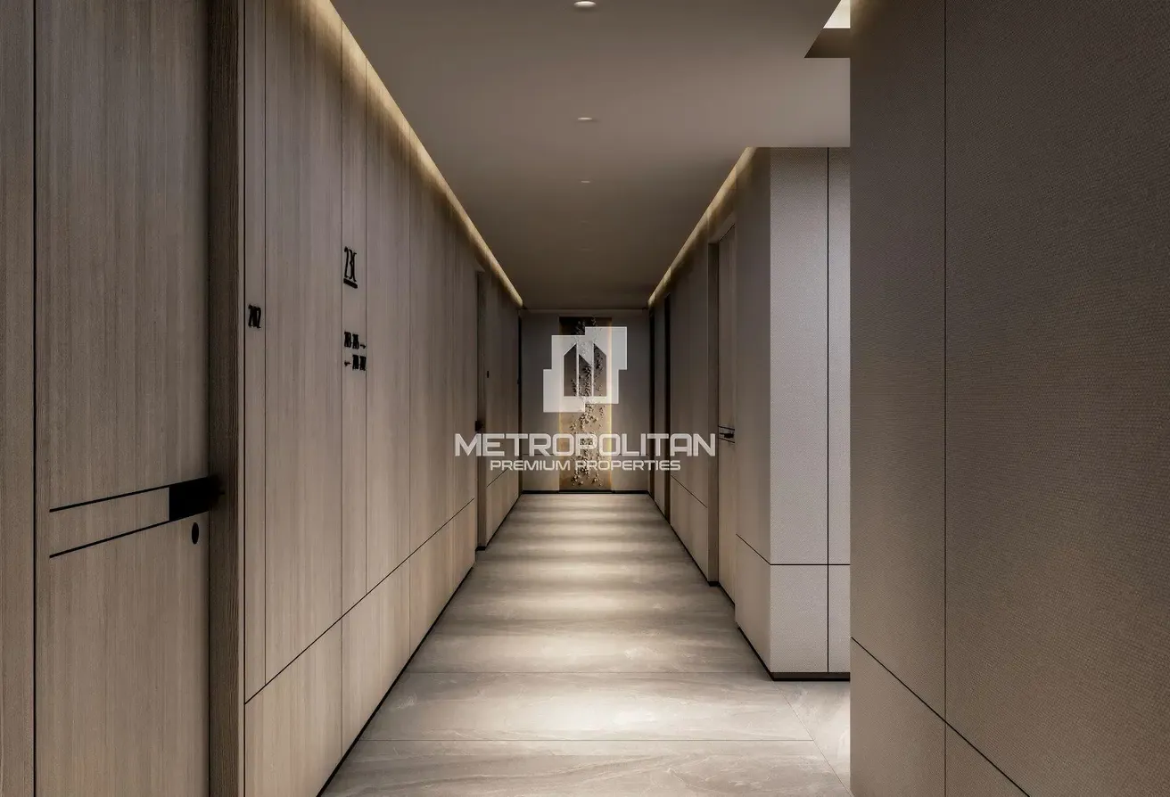 Plus Maids | Multiple Options | Middle Floor