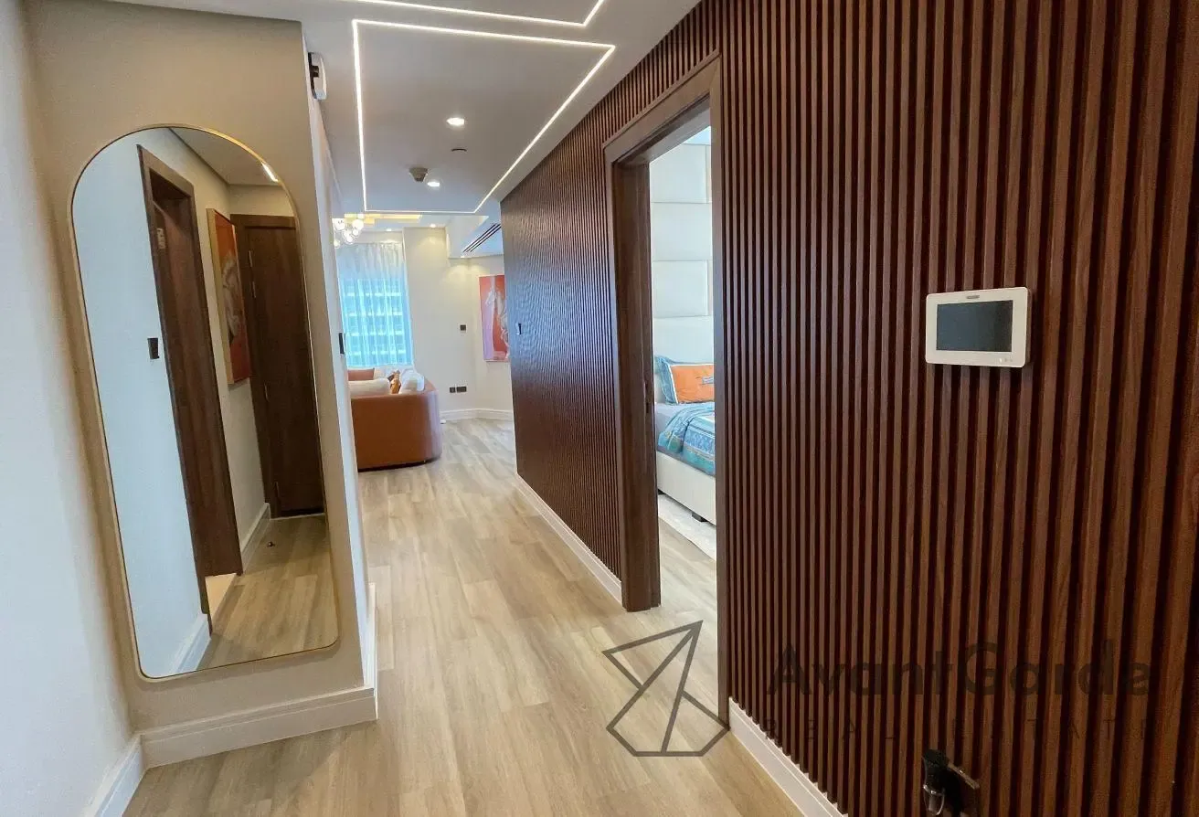 High-End 1BR | Fully Upgraded and Fully Furnished