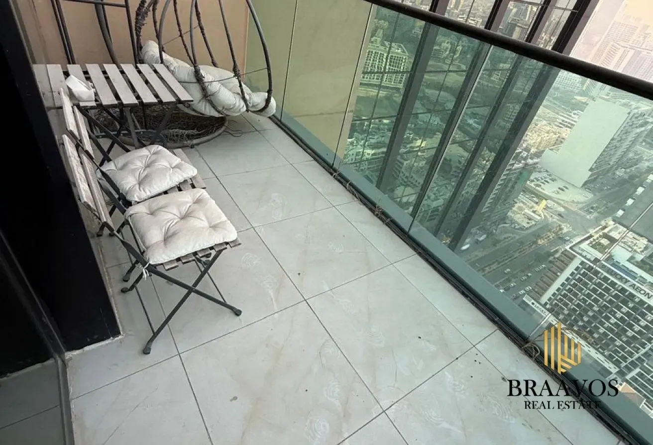 HIGH FLOOR | VACANT | CLOSED KITCHEN