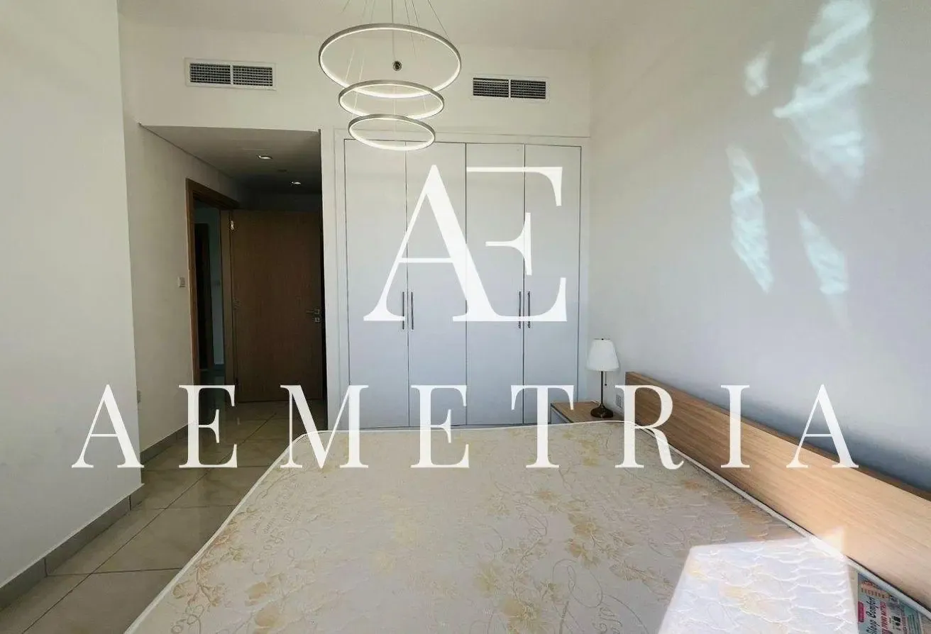 High floor | Furnished | Vacant on Transfer