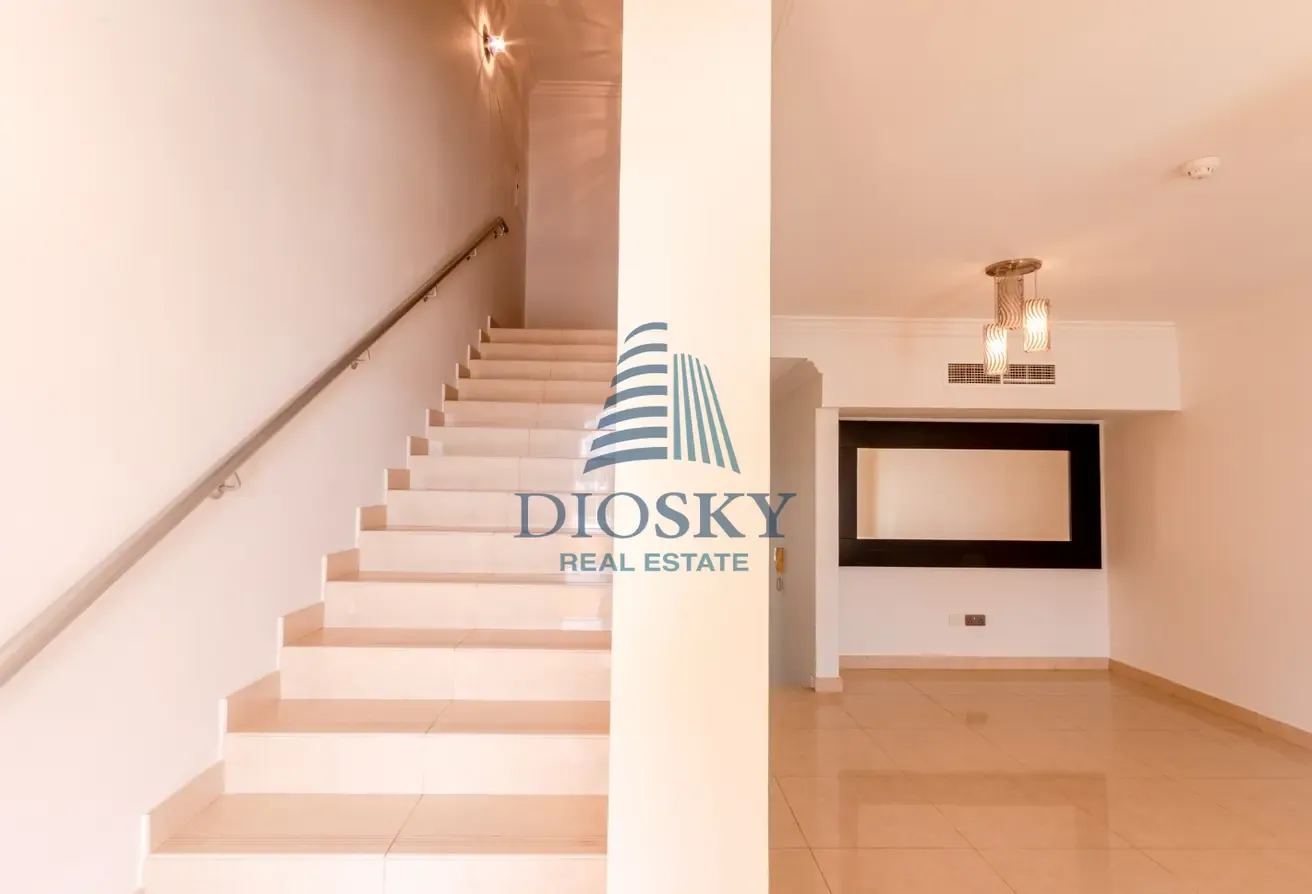 Vacant Villa | Large Plot | Perfect Family Home